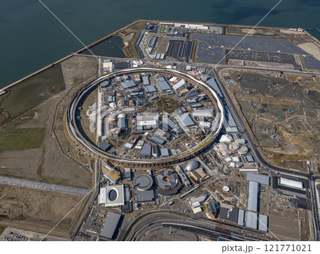 建設が進む2025大阪・関西万博会場 夢洲 121771021