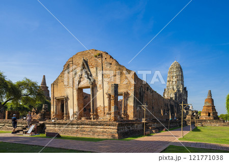 タイのアユタヤ遺跡ワットラチャブラナ 121771038