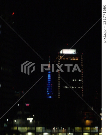 夜の東京タワー ライトアップ 夜の東京タワー ライトアップ 121771660