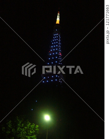 夜の東京タワー ライトアップ 夜の東京タワー ライトアップ 121771663