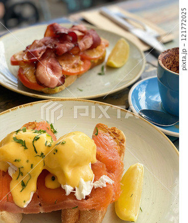 今日のランチはエッグベネディクト 今日のランチはエッグベネディクト 121772025