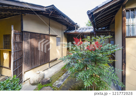 依水園(奈良市)清秀庵横の坪庭 依水園(奈良市)清秀庵横の坪庭 121772028