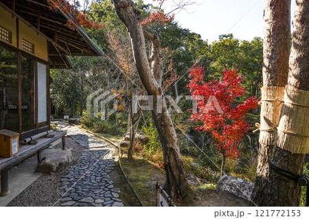 依水園(奈良市)庭園入口 依水園(奈良市)庭園入口 121772153
