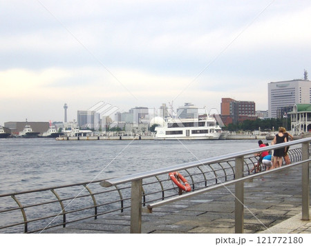 横浜港 121772180