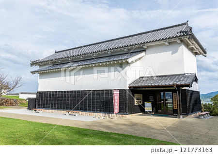 熊本県天草郡　富岡城内にある苓北町歴史資料館 121773163
