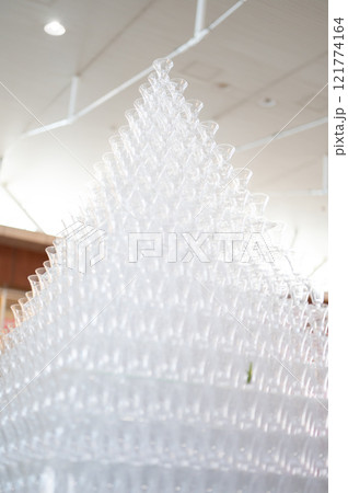 シャンパンタワー 121774164