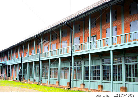 富岡製糸場の西置繭所【群馬県富岡市】 121774608