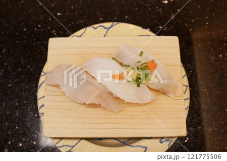 白身三貫盛り　鯛　かわはぎ　ひらめ 121775506