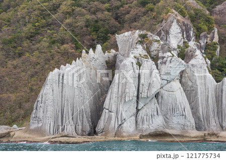 奇岩の絶景　下北半島・仏ヶ浦 121775734