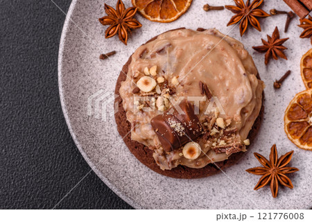 Sweet oatmeal cookies with buttercream or peanut butter 121776008