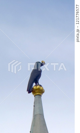 マーチャーシュ聖堂 指輪を加えたカラス像 マーチャーシュ聖堂 指輪を加えたカラス像 121776577