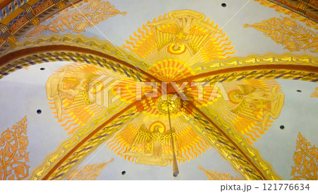 マーチャーシュ聖堂　天井の装飾 121776634