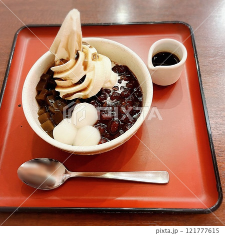 ほっと一息つきたい時の甘味 121777615