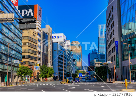 東京　港区　赤坂の都市風景（外堀通り沿い） 121777916