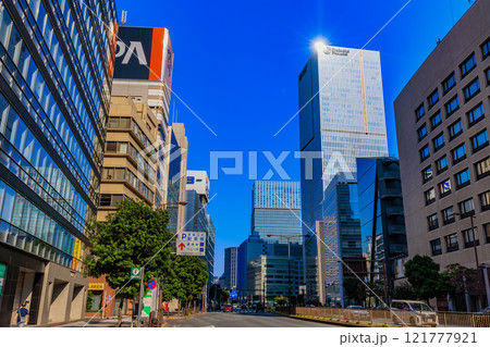 東京　港区　赤坂の都市風景（外堀通り沿い） 121777921
