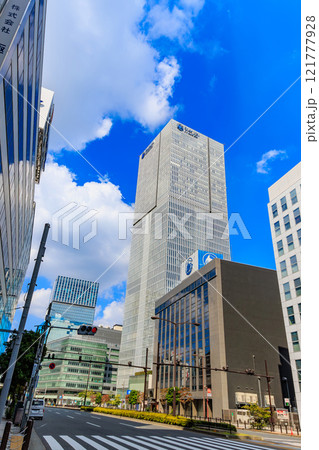 東京　千代田区　永田町の都市風景（外堀通り沿い） 121777928