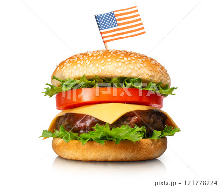 アメリカ国旗の楊枝の刺さったハンバーガー 121778224