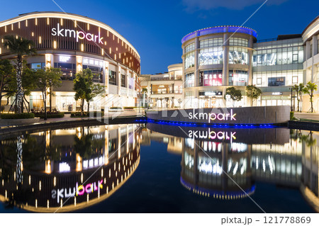 Night view of SKM Park Outlets Kaohsiung, Taiwan. It is a brand-new type of compound lifestyle outlet of Shin Kong Mitsukoshi. 121778869