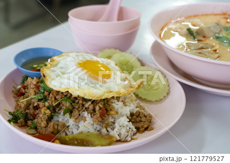 ガパオライスとトムヤムクン 121779527