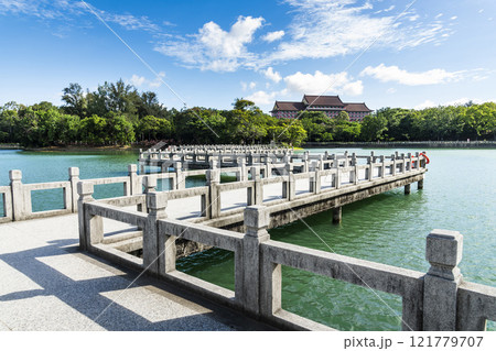 View of the Nine-cornered Bridge in Chenghcing Lake Scenic Area in Kaohsiung, Taiwan. 121779707