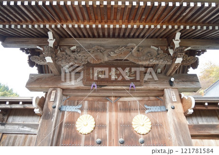 曹宗寶洞鏡山源真寺、国道19号線の山側に聳える大きなお寺です。静かな環境で、ここのお寺の彫り物は素晴 曹宗寶洞鏡山源真寺、国道19号線の山側に聳える大きなお寺です。静かな環境で、ここのお寺の彫り物は素晴 121781584