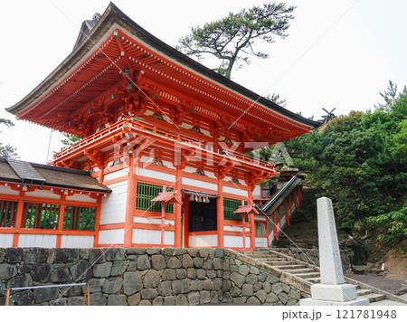 朱に彩られた優美な日御碕神社（鳥取県出雲市） 121781948