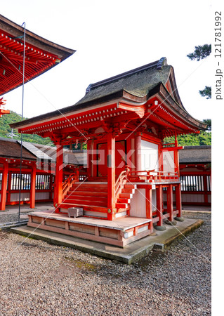 朱に彩られた優美な日御碕神社(鳥取県出雲市) 朱に彩られた優美な日御碕神社(鳥取県出雲市) 121781992