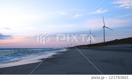 夕暮れの浜岡砂丘 夕暮れの浜岡砂丘 121783601