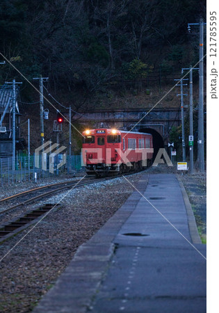 トンネルを抜けて トンネルを抜けて 121785595