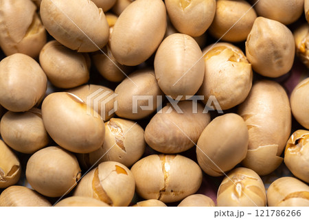 節分の豆 121786266