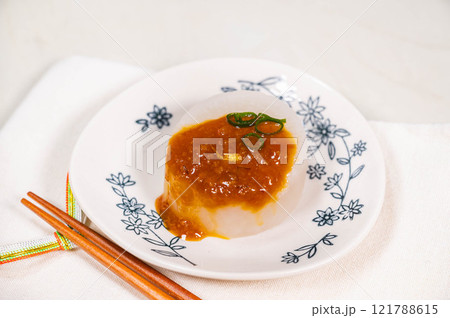 味噌だれをのせた風呂吹き大根 121788615