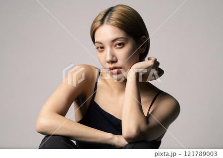 女性 美容 スキンケア 化粧イメージ 女性 美容 スキンケア 化粧イメージ 121789003
