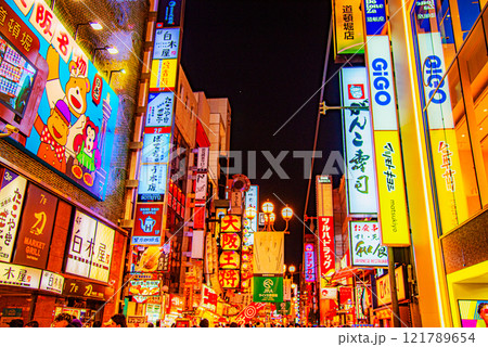 大阪道頓堀のネオン看板 大阪道頓堀のネオン看板 121789654