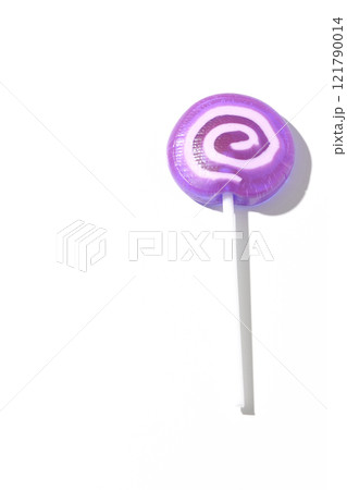 ペロペロキャンディを白背景で撮影 121790014