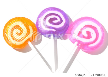 ペロペロキャンディを白背景で撮影 121790084