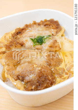 美味しいかつ丼弁当 美味しいかつ丼弁当 121791180