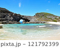 小笠原諸島にある南島の扇池 121792399