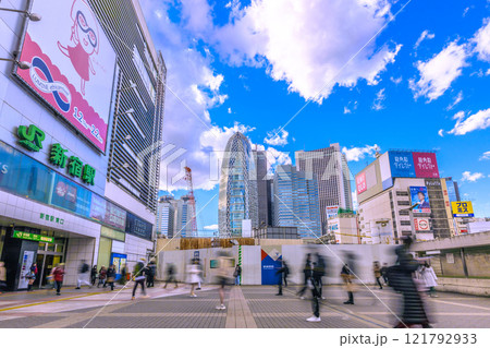 日本の東京都市景観コロ5年公表から…新宿駅東口や新宿副都心などを望む。輝きの時代へ＝令和7年1月8日 121792933