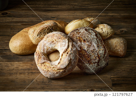 various kinds of freshly baked bread 121797627