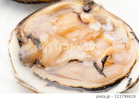 新鮮な生の北寄貝の身のクローズアップ 新鮮な生の北寄貝の身のクローズアップ 121799819
