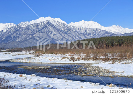 信濃大町山岳展望　冬の北アルプス後立山連峰 121800670