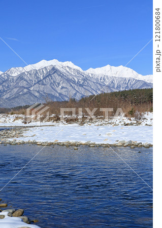 信濃大町山岳展望　冬の北アルプス後立山連峰 121800684