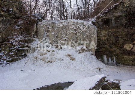 Hayden Run Falls Frozen in Winter, Columbus, Ohio Hayden Run Falls Frozen in Winter, Columbus, Ohio 121801004