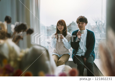 男女のペアのポートレート 121802231