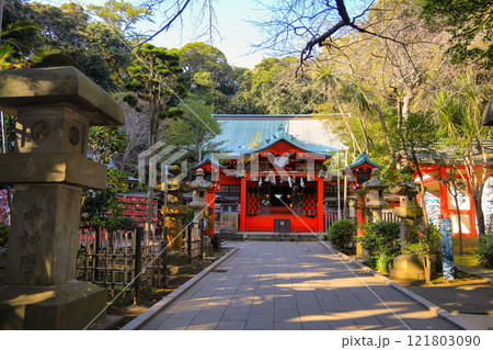 江の島　江の島神社の中津宮 121803090