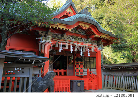 江の島　江の島神社の中津宮 121803091