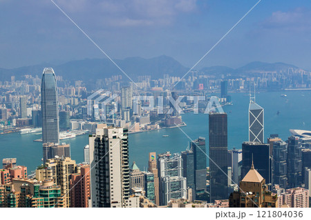 ヴィクトリア・ピークからの眺望(中国-香港) 121804036