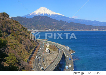 さった峠から見た富士山 121804536