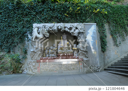 江の島 江の島神社弁財天 童子像 江の島 江の島神社弁財天 童子像 121804646