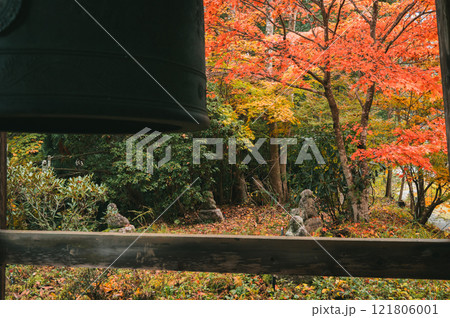梵鐘と紅葉【定勝寺】 121806001